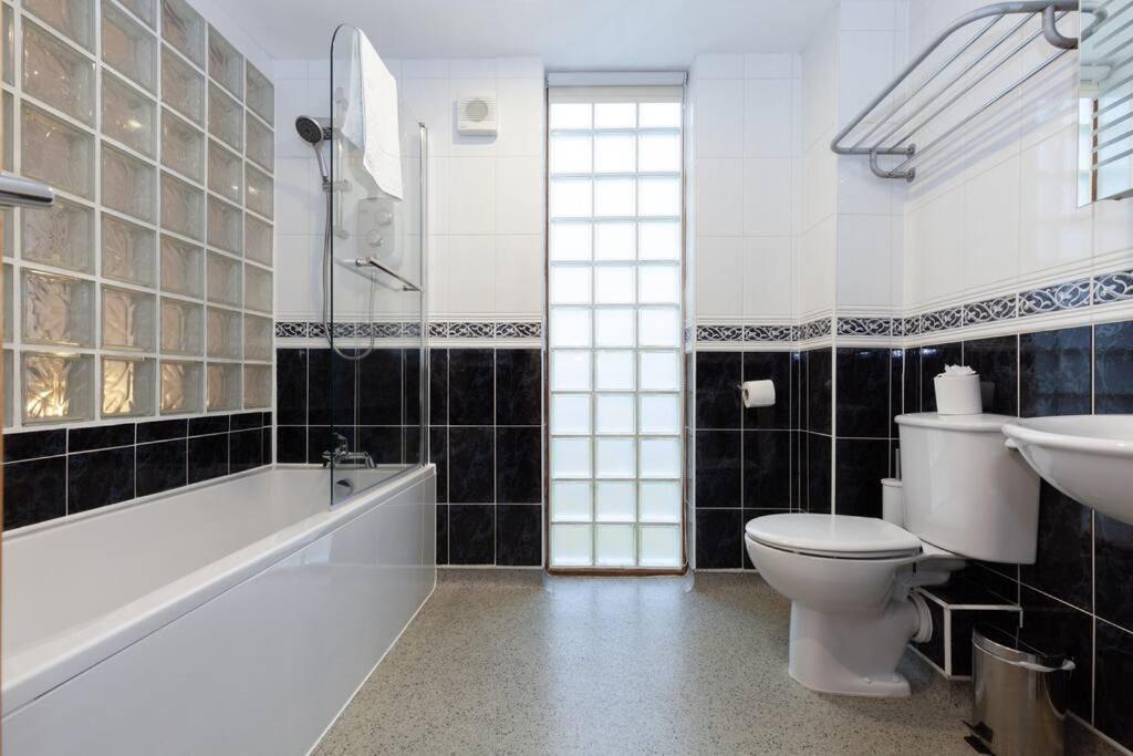 Apartment In The Heart Of The City Centre, Live Like A Local Oxford Exterior photo