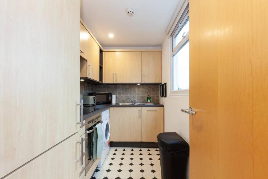 Apartment In The Heart Of The City Centre, Live Like A Local Oxford Exterior photo